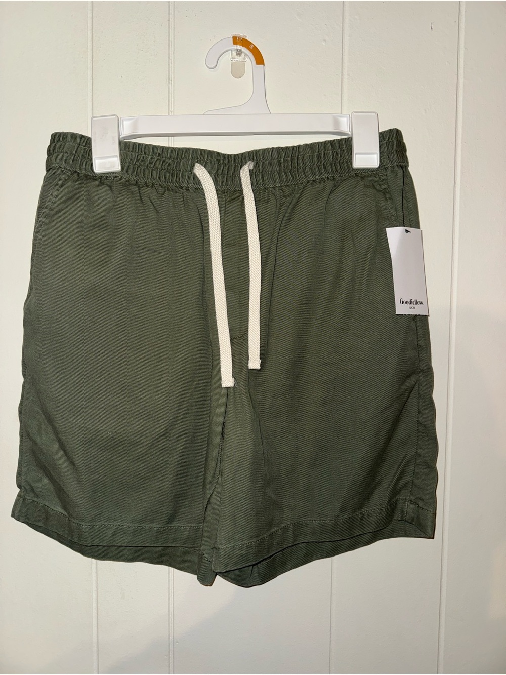 Goodfellow & Co Men's Olive Green Drawstring Athletic Shorts
